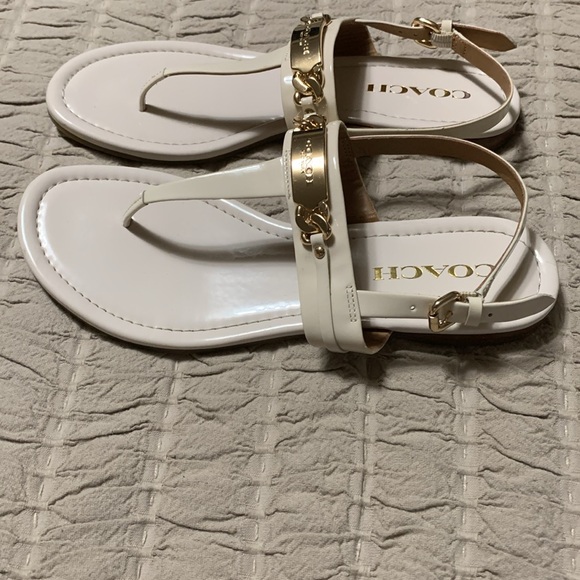 Coach Caterine Women Open Toe Patent Leather Thong Sandal Beige Size 7B - Picture 3 of 13